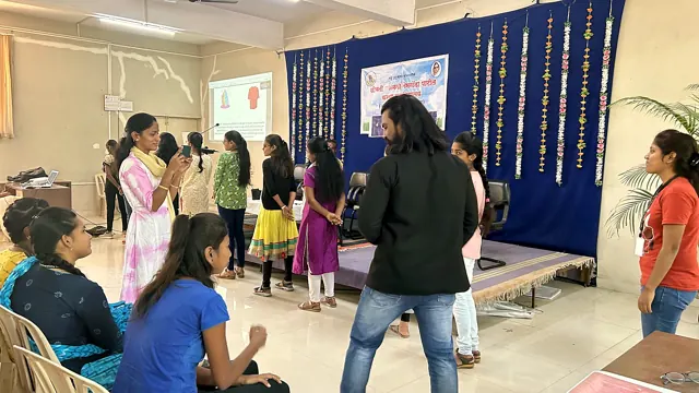 M. Mahendraa — past session: with the students